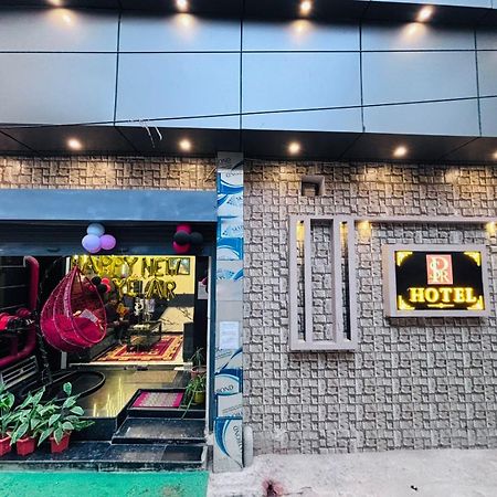 Hotel Ps Residency พาราณสี ภายนอก รูปภาพ