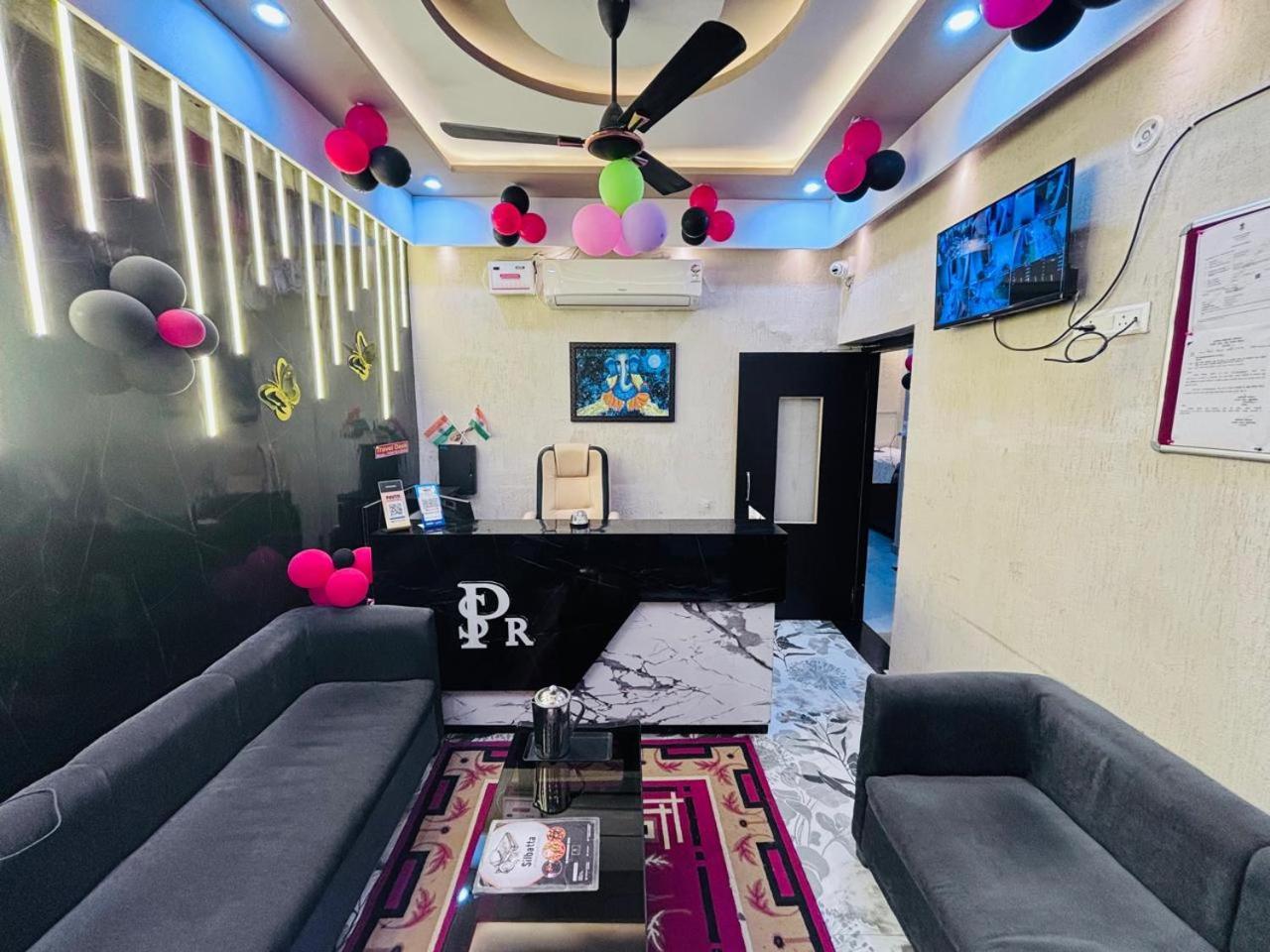 Hotel Ps Residency พาราณสี ภายนอก รูปภาพ