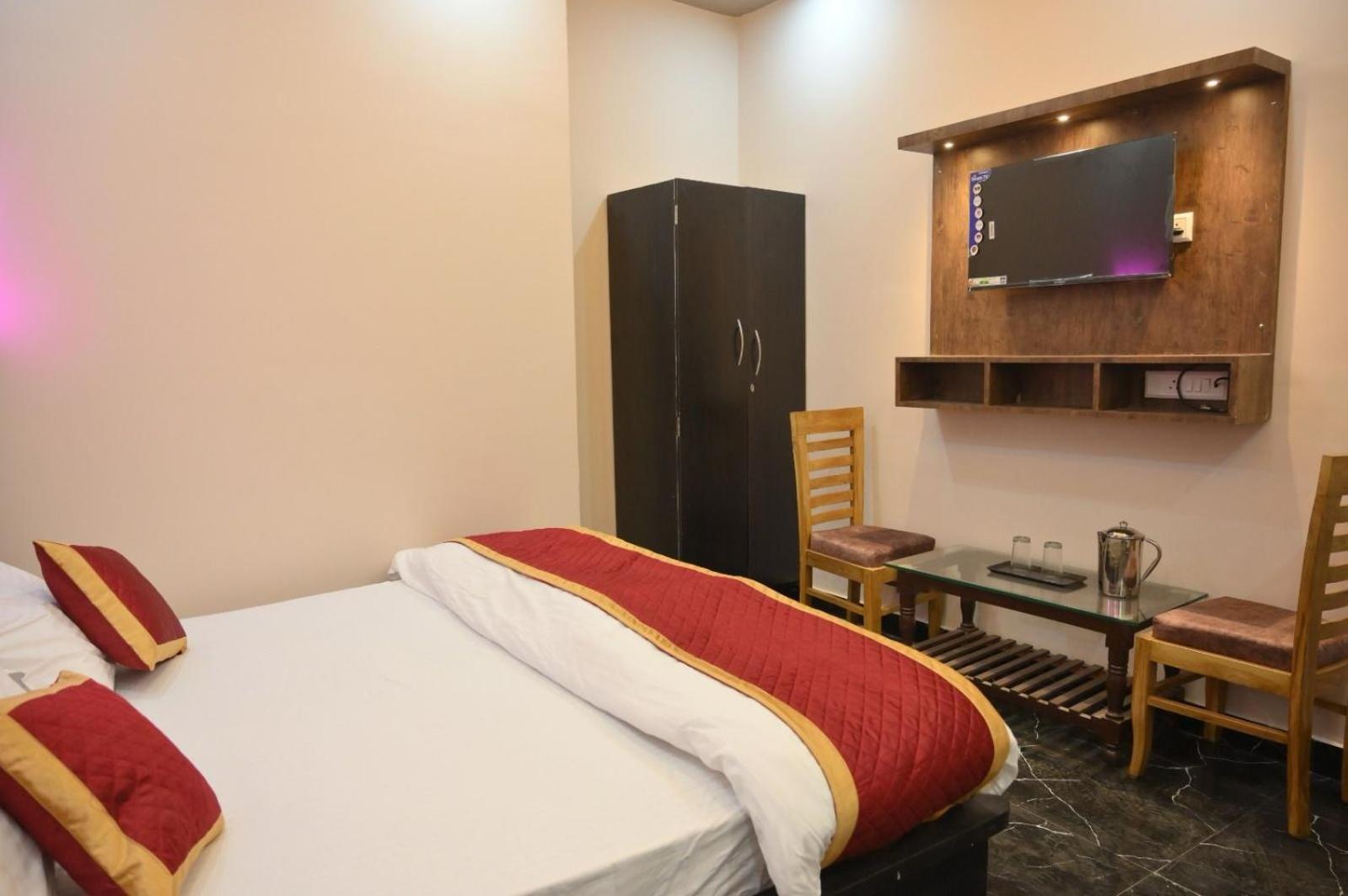 Hotel Ps Residency พาราณสี ภายนอก รูปภาพ