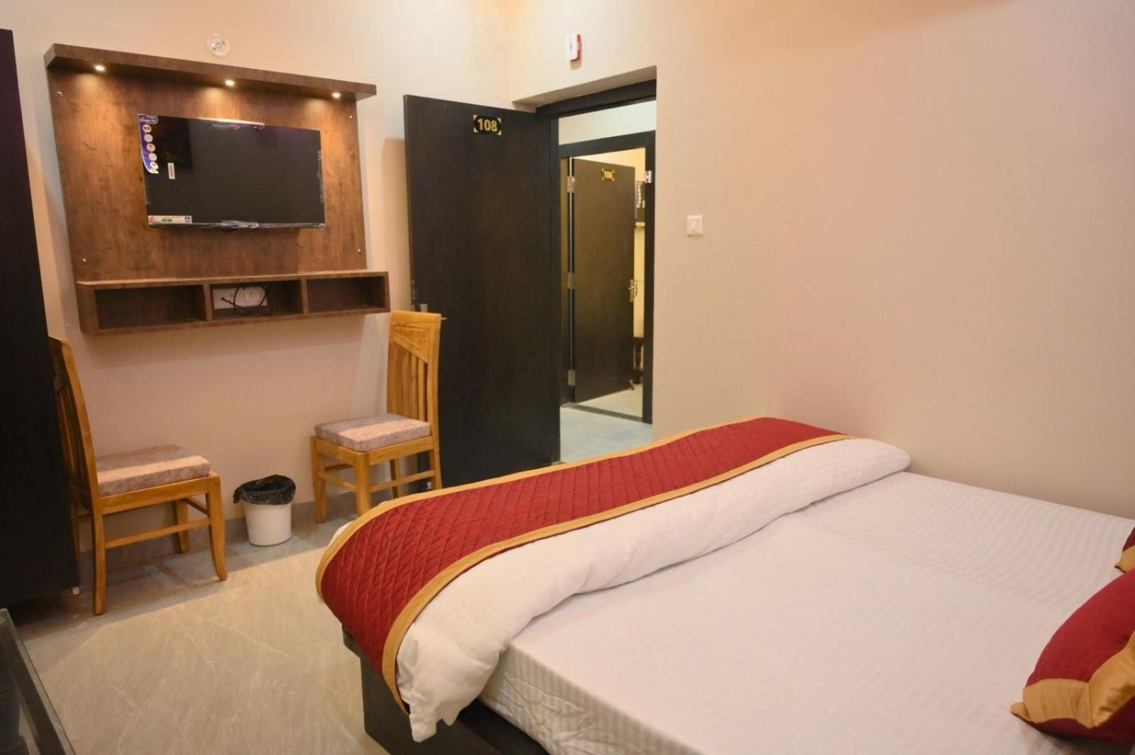 Hotel Ps Residency พาราณสี ภายนอก รูปภาพ