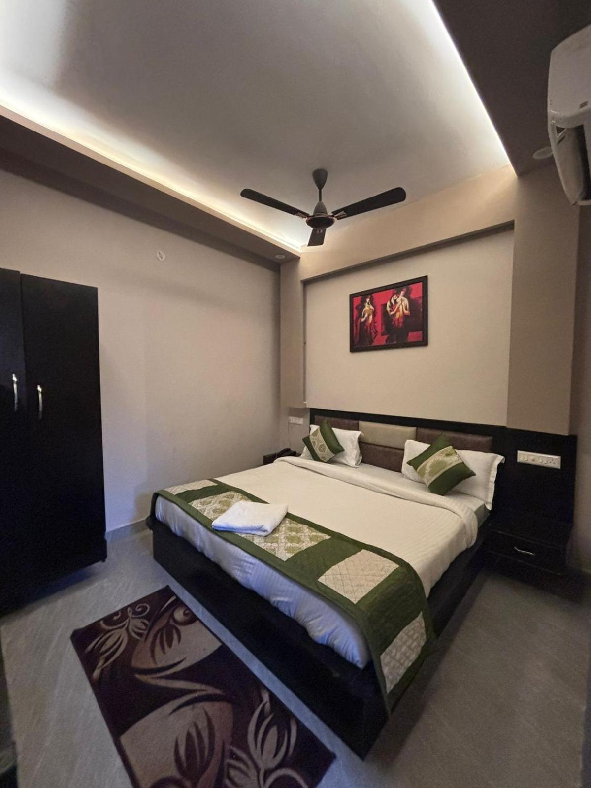 Hotel Ps Residency พาราณสี ภายนอก รูปภาพ