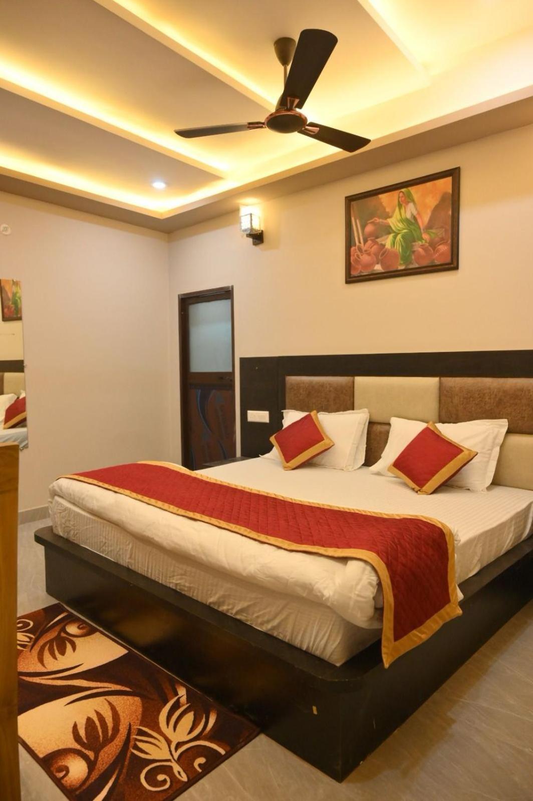 Hotel Ps Residency พาราณสี ภายนอก รูปภาพ