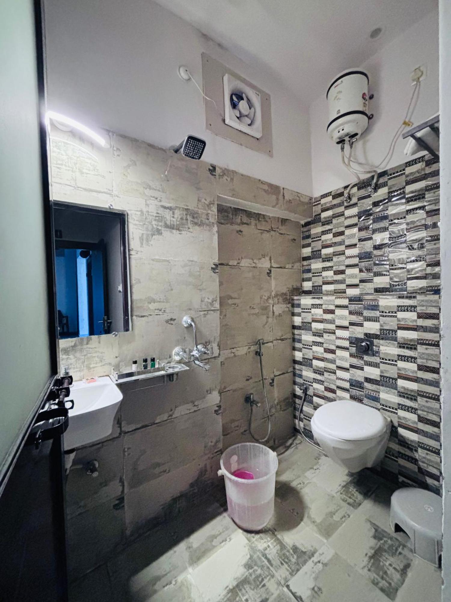 Hotel Ps Residency พาราณสี ภายนอก รูปภาพ